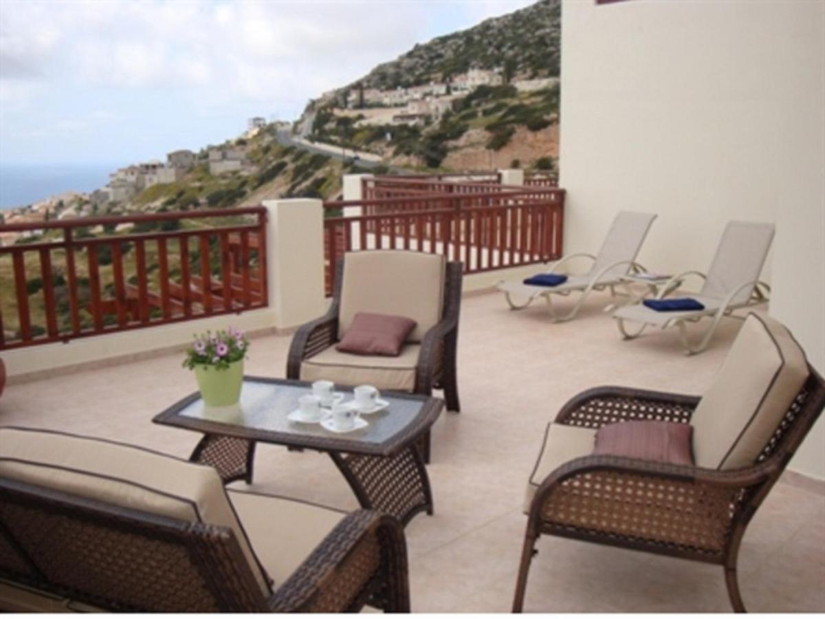 First Floor 2 Bedroom Apartment, Large Balcony, Amazing Sea Views, Communal Pool Peyia Bagian luar foto