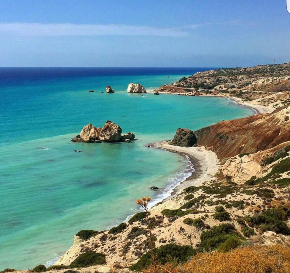 First Floor 2 Bedroom Apartment, Large Balcony, Amazing Sea Views, Communal Pool Peyia Bagian luar foto